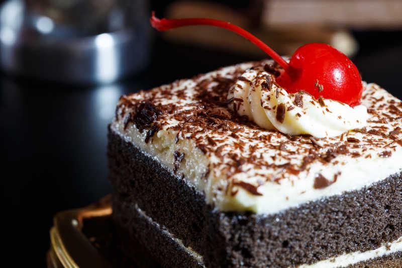 黑森林蛋糕的主要特征（黑森林蛋糕的口感）-1