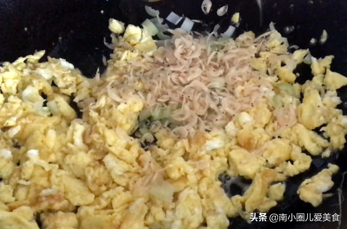大头菜和鸡蛋做包子馅的做法 大头菜鸡蛋馅饺子怎么调馅好吃？-3