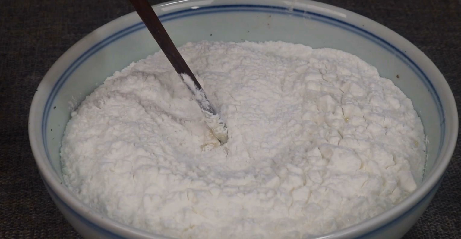 糯米粉最好吃的做法，豆沙糯米卷具体的烹饪步骤-2