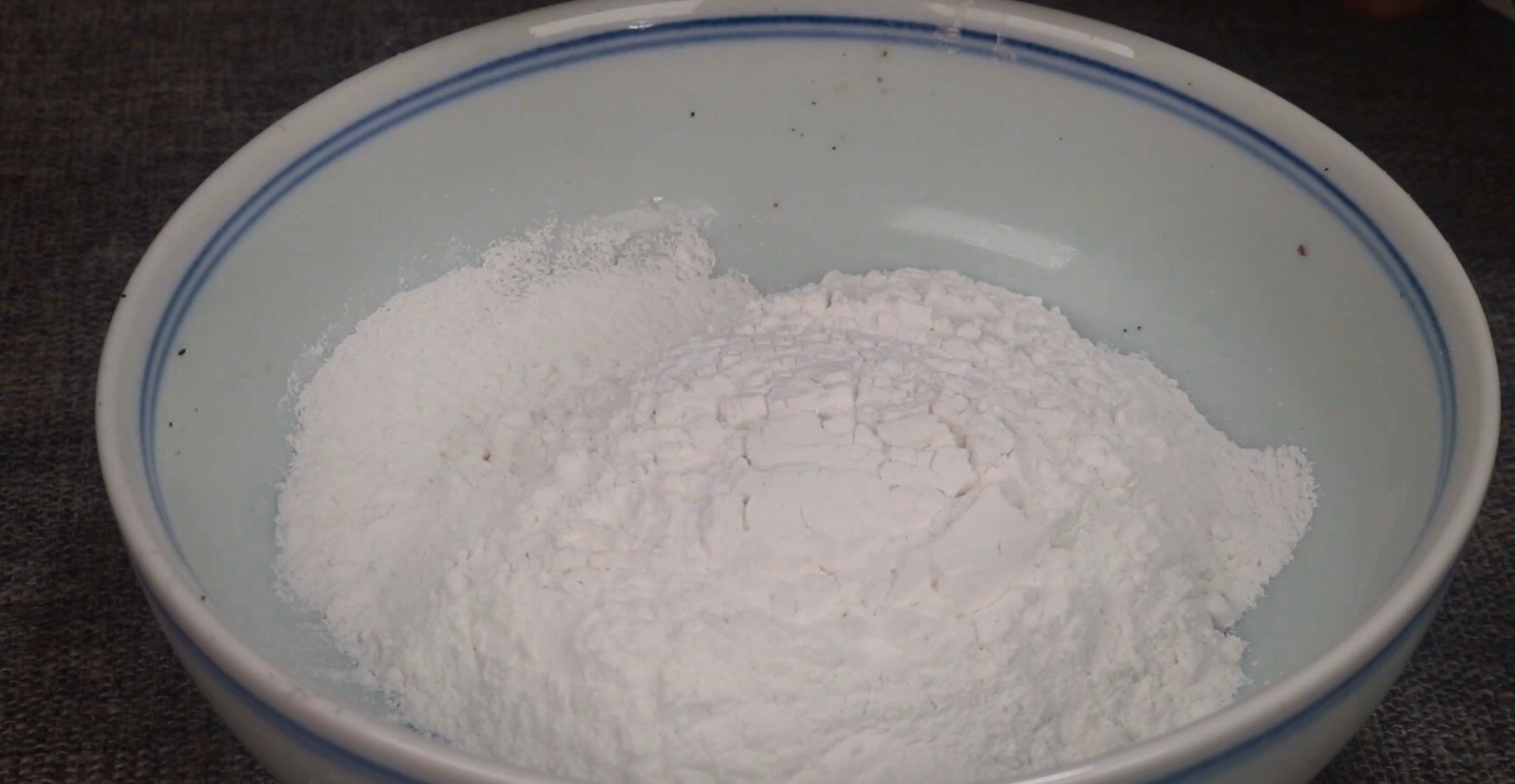 糯米粉最好吃的做法，豆沙糯米卷具体的烹饪步骤-1