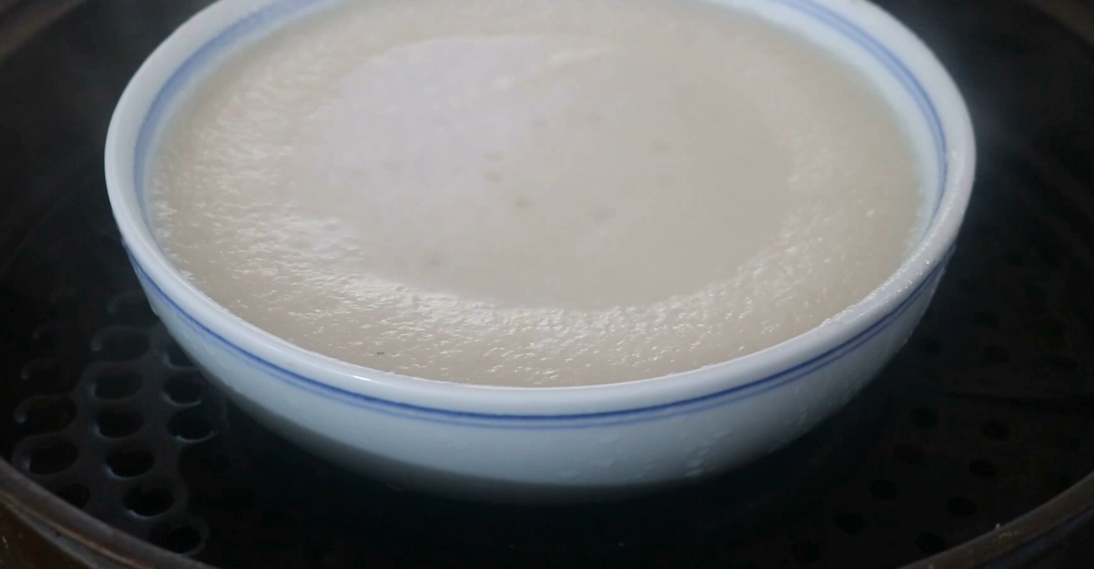 糯米粉最好吃的做法，豆沙糯米卷具体的烹饪步骤-3