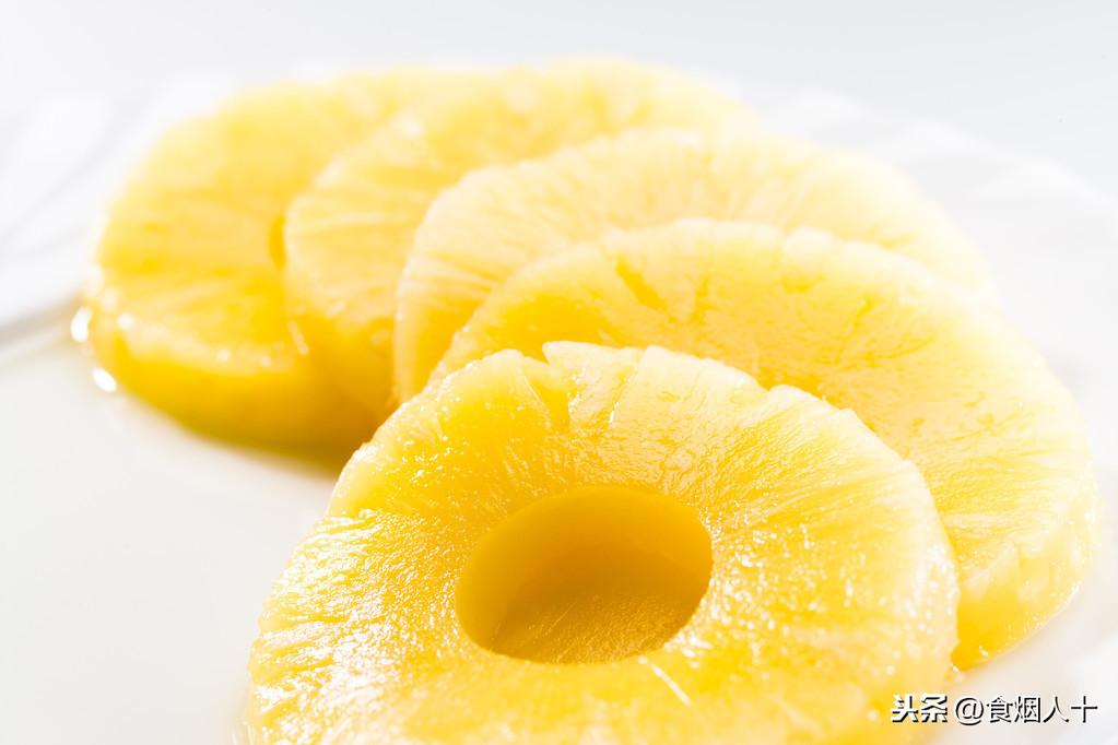 菠萝糖醋排骨的做法与步骤 正宗菠萝烧排骨的做法-2