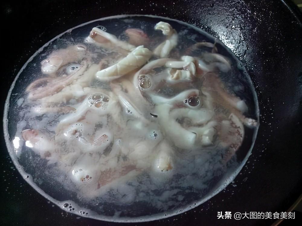 鱿鱼炒蒜苔的家常做法_蒜苔鱿鱼怎么炒好吃又嫩-4