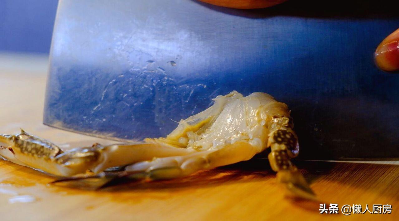梭子蟹怎么做好吃又简单_葱姜炒梭子蟹的做法-9