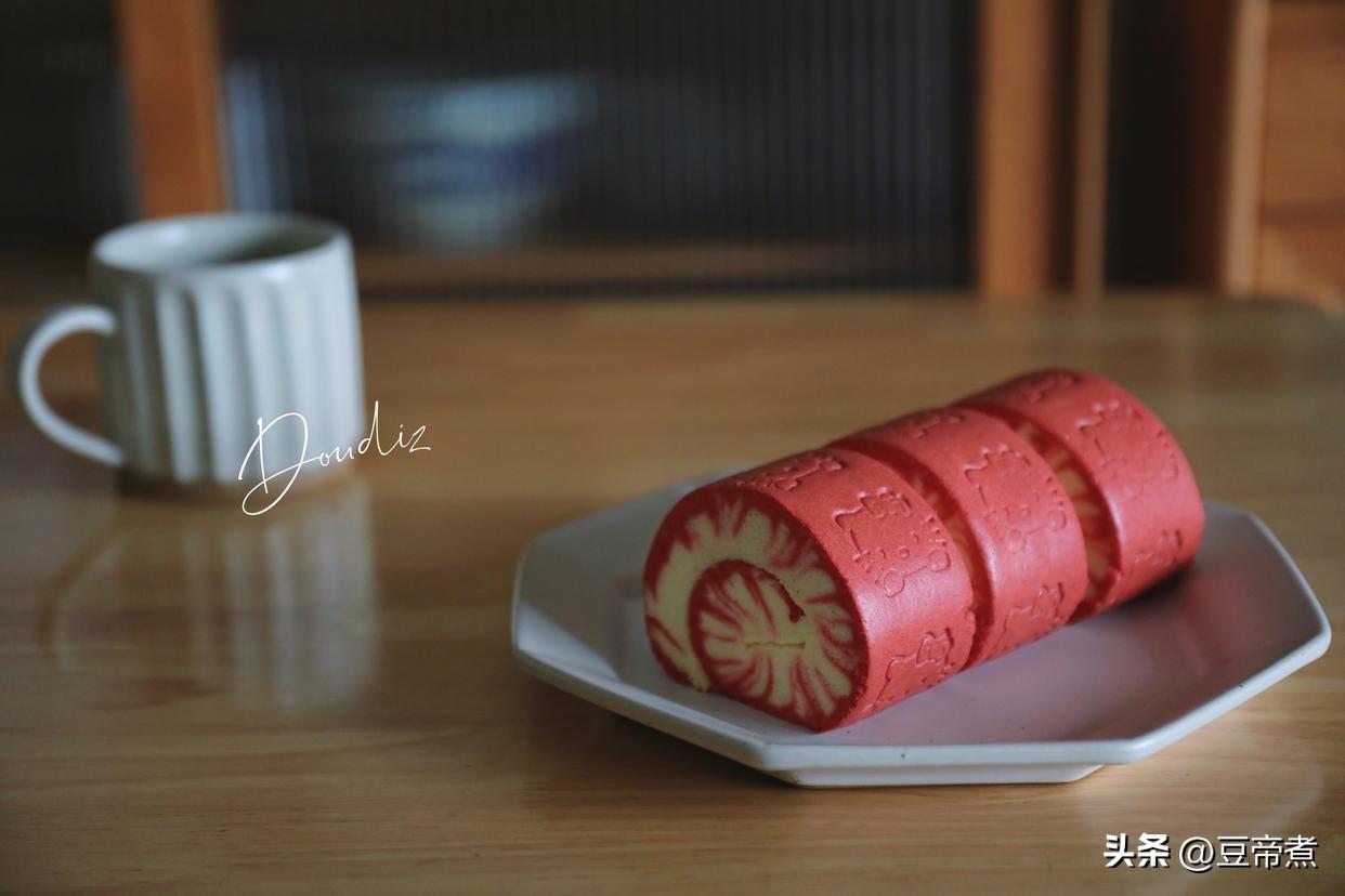 自制蛋糕的做法与配方，红丝绒旋风蛋糕卷的制作方法-1