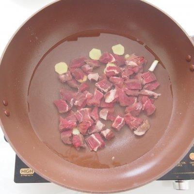西红柿牛腩汤的做法（番茄牛腩汤怎么烧）-6