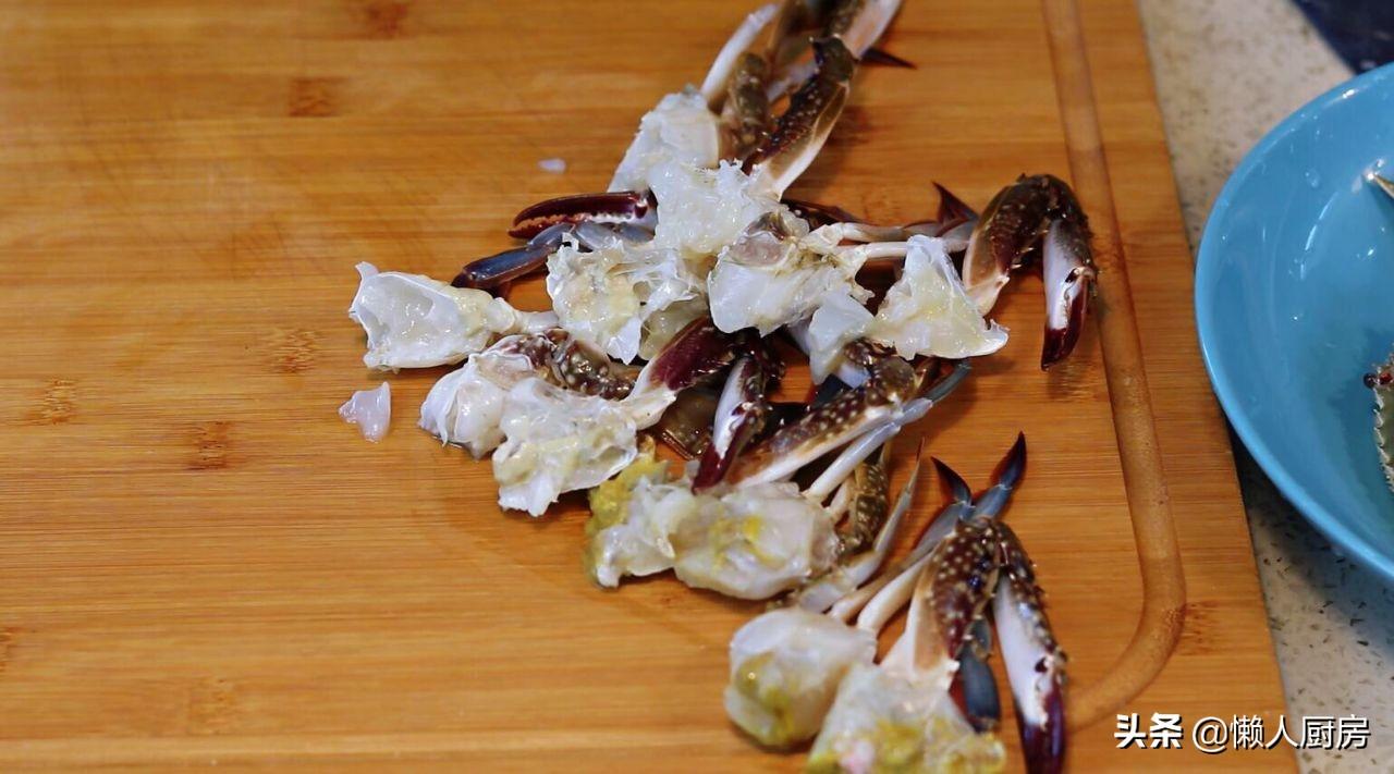 梭子蟹怎么做好吃又简单_葱姜炒梭子蟹的做法-10