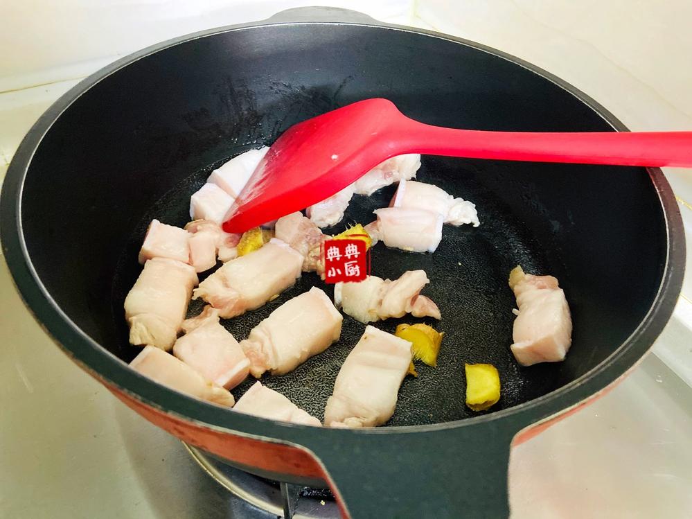 五花肉烧素鸡的家常做法_素鸡红烧肉怎么做好吃又简单-4